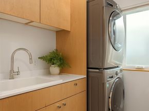 752 N 73rd Street, Seattle WA 98103