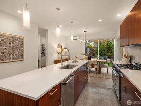 752 N 73rd Street, Seattle WA 98103