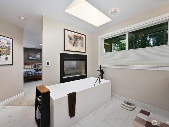 8435 Fauntleroy Place SW, Seattle WA 98136