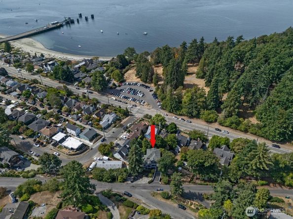 8435 Fauntleroy Place SW, Seattle WA 98136