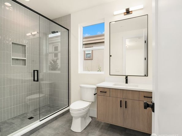 134 8th Court, Kirkland WA 98033