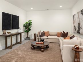 134 8th Court, Kirkland WA 98033