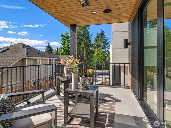 134 8th Court, Kirkland WA 98033