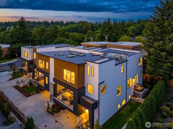 134 8th Court, Kirkland WA 98033
