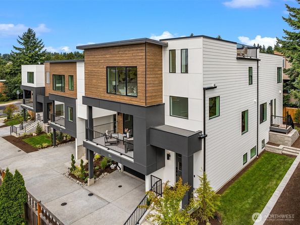 134 8th Court, Kirkland WA 98033