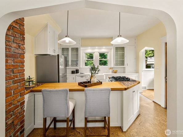 5206 Wallingford Avenue N, Seattle WA 98103