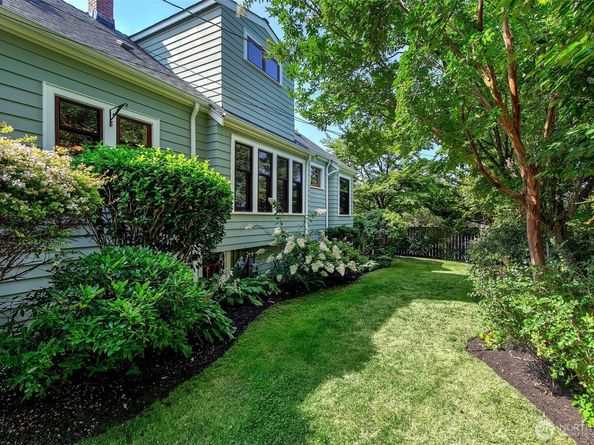 5206 Wallingford Avenue N, Seattle WA 98103
