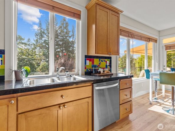 2129 204th Place NE, Sammamish WA 98074