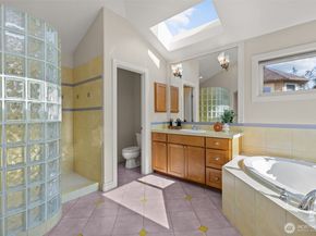 2129 204th Place NE, Sammamish WA 98074