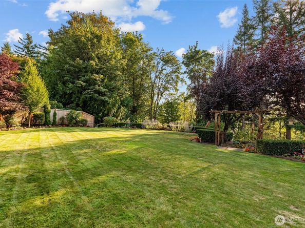 2129 204th Place NE, Sammamish WA 98074