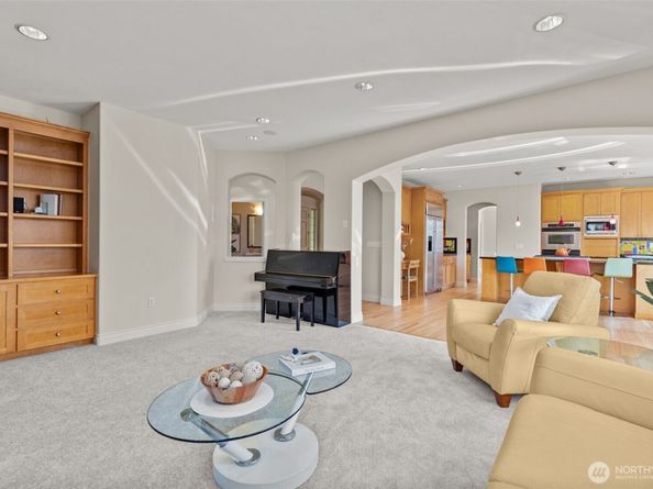 2129 204th Place NE, Sammamish WA 98074