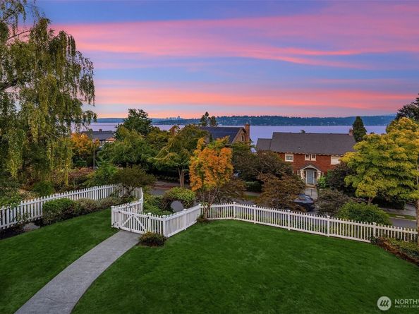 3333 Cascadia Avenue S, Seattle WA 98144