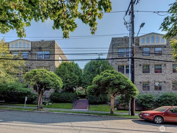 1605 E Olive Street 303, Seattle WA 98122