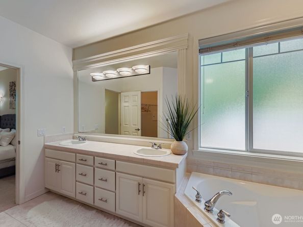 17210 5th Place W, Bothell WA 98012