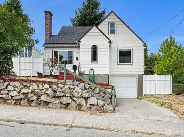 1910 11th Street, Bremerton WA 98337