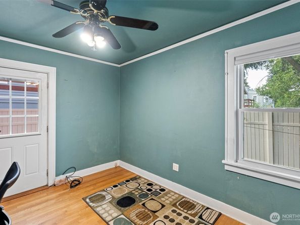 1910 11th Street, Bremerton WA 98337