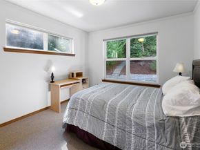 8324 Springridge Road NE, Bainbridge Island WA 98110