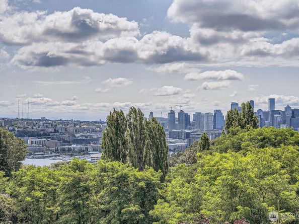 511 Howe Street B, Seattle WA 98109