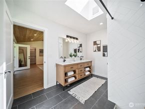 1380 NW Pioneer Hill Road, Poulsbo WA 98370