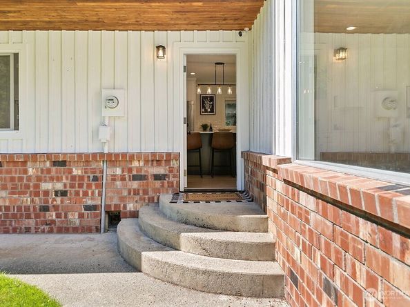 1380 NW Pioneer Hill Road, Poulsbo WA 98370