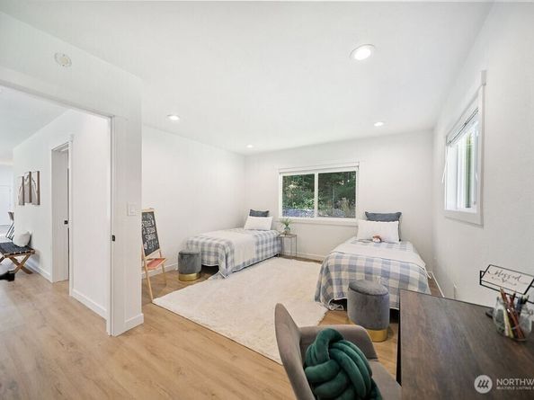 1380 NW Pioneer Hill Road, Poulsbo WA 98370
