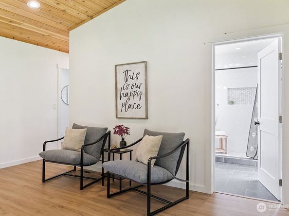 1380 NW Pioneer Hill Road, Poulsbo WA 98370