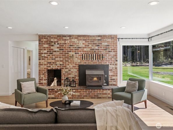 1380 NW Pioneer Hill Road, Poulsbo WA 98370