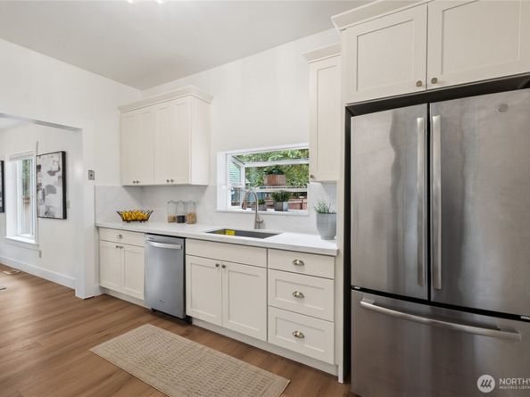 5136 S Frontenac Street, Seattle WA 98118