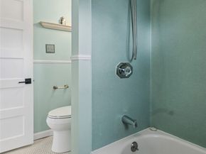 5136 S Frontenac Street, Seattle WA 98118