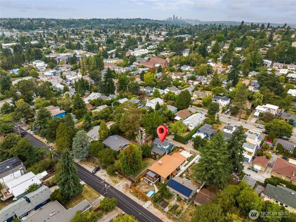 5136 S Frontenac Street, Seattle WA 98118