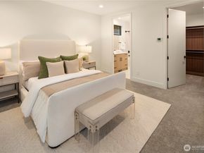 2435 109th Avenue SE, Bellevue WA 98004