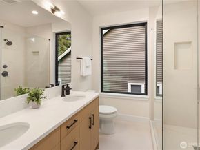 2435 109th Avenue SE, Bellevue WA 98004