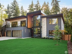 2435 109th Avenue SE, Bellevue WA 98004