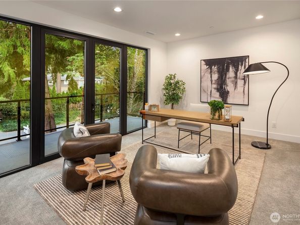 2435 109th Avenue SE, Bellevue WA 98004