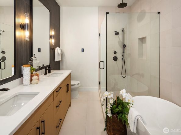 2435 109th Avenue SE, Bellevue WA 98004