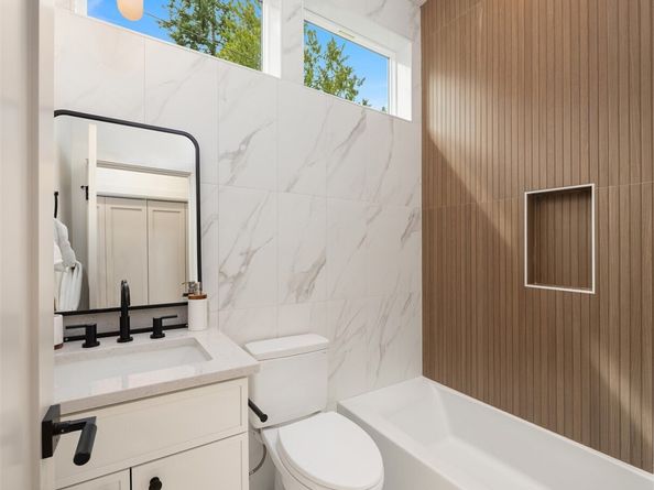 8710 30th Avenue NE, Seattle WA 98115