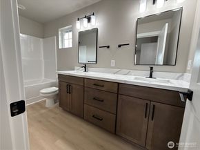 1914 4th Street, Bremerton WA 98337