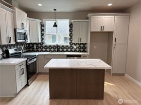 1914 4th Street, Bremerton WA 98337