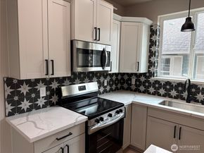 1914 4th Street, Bremerton WA 98337