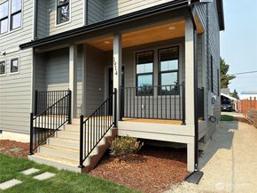 1914 4th Street, Bremerton WA 98337