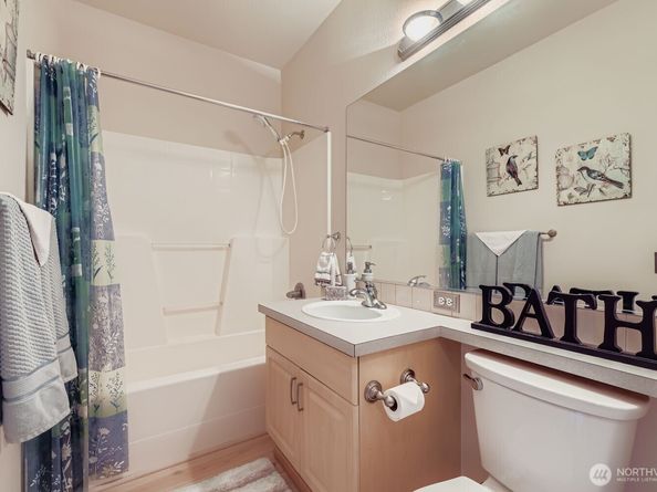 13000 Admiralty Way A205, Everett WA 98204