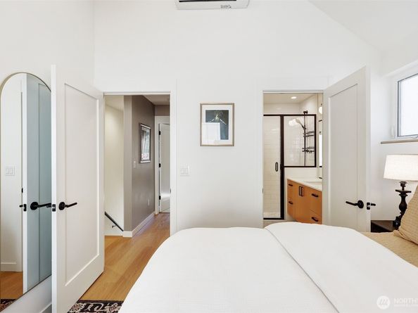 10354 Wallingford Avenue N, Seattle WA 98133
