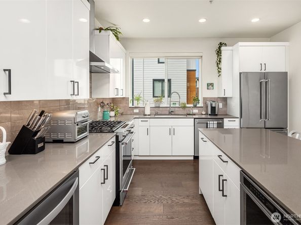 9632 NE 183rd Street B, Bothell WA 98011