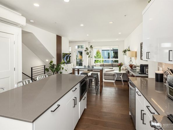 9632 NE 183rd Street B, Bothell WA 98011