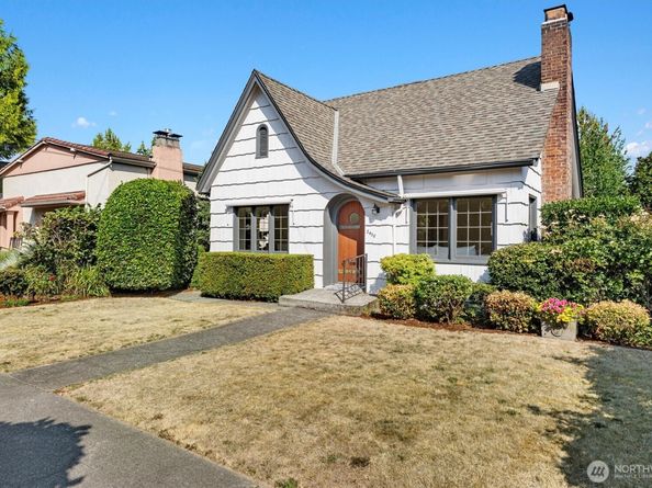 2408 E Roanoke Street, Seattle WA 98112