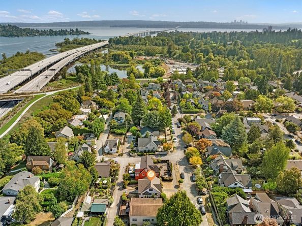 2408 E Roanoke Street, Seattle WA 98112