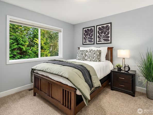 1111 272 Place SE, Sammamish WA 98075