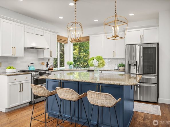 1111 272 Place SE, Sammamish WA 98075
