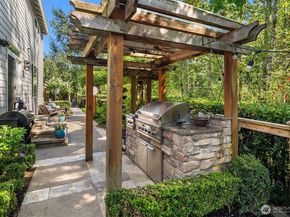 1111 272 Place SE, Sammamish WA 98075
