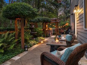 1111 272 Place SE, Sammamish WA 98075